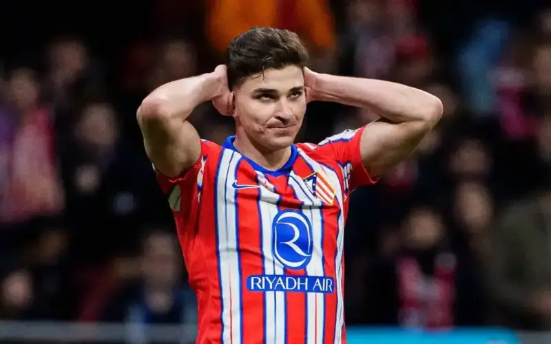 خطة أتلتيكو مدريد السرية لمنع انتقال ألفاريز إلى برشلونة